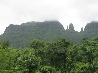 Photo of Mahuli Fort - Rainy Trek 1/2 by Irish Pereira