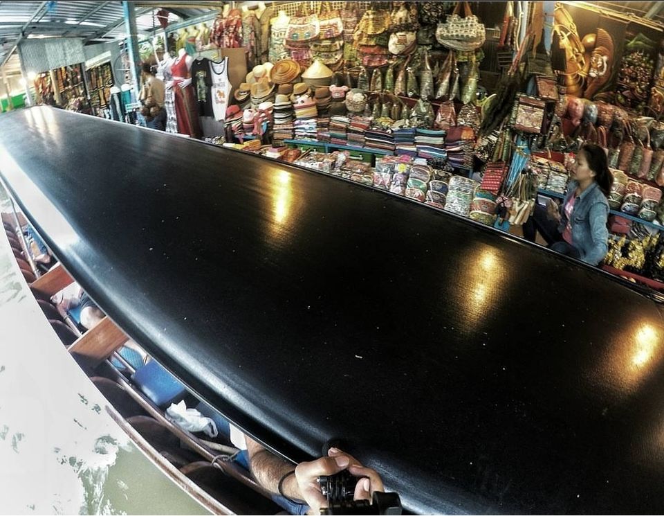 Photo of Damnoen Saduak Floating Market, Damnoen Saduak, Damnoen Saduak District, Ratchaburi, Thailand by Tejas Ghorpade