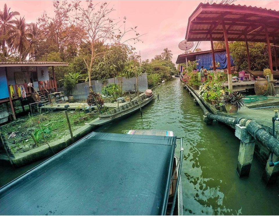 Photo of Damnoen Saduak Floating Market, Damnoen Saduak, Damnoen Saduak District, Ratchaburi, Thailand by Tejas Ghorpade