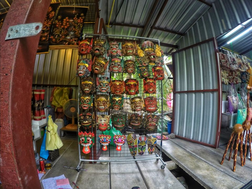 Photo of Damnoen Saduak Floating Market, Damnoen Saduak, Damnoen Saduak District, Ratchaburi, Thailand by Tejas Ghorpade