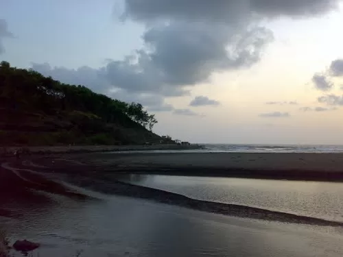 Photo of Harihareshwar, Maharashtra, India by Shikha Bhatt