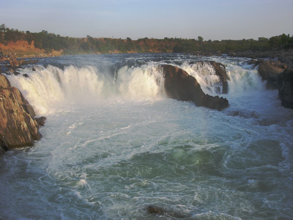 Photo of Experience a Smoky Waterfall and a Mountain of Marbles at Jabalpur, Madhya Pradesh by vinayak pure