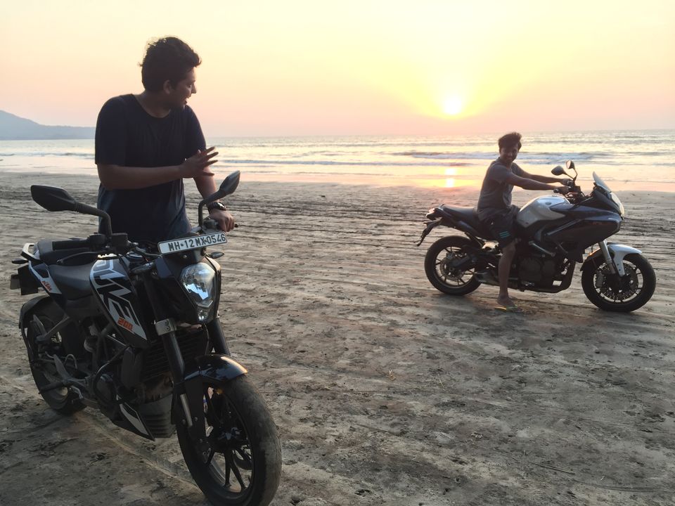 Photo of Beach Ride to Murud/ Janjira/Nandgaon. 16/25 by Dr.Rohan SP.