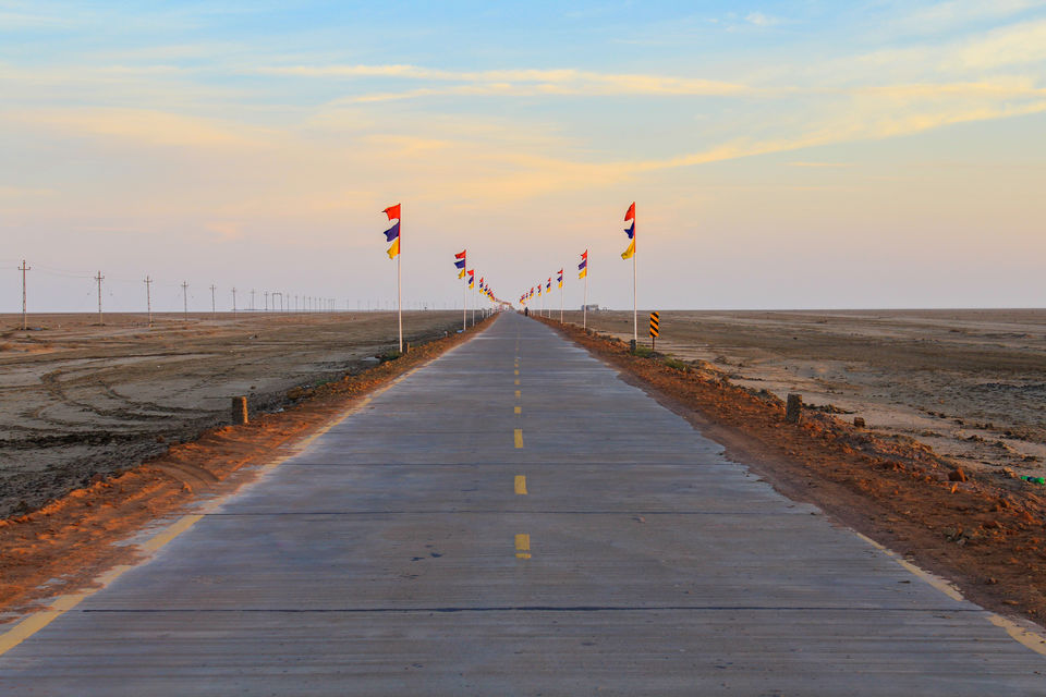 Photo of Rann Of Kutch - Where Blue Sky meets White Desert by Santosh Suresh Jain