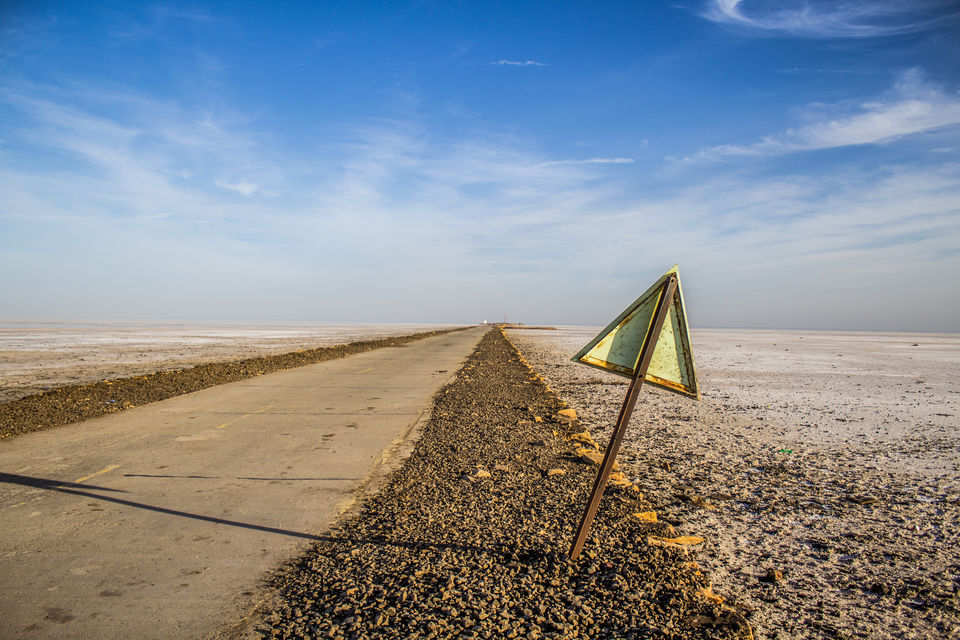 Photo of Rann Of Kutch - Where Blue Sky meets White Desert by Santosh Suresh Jain