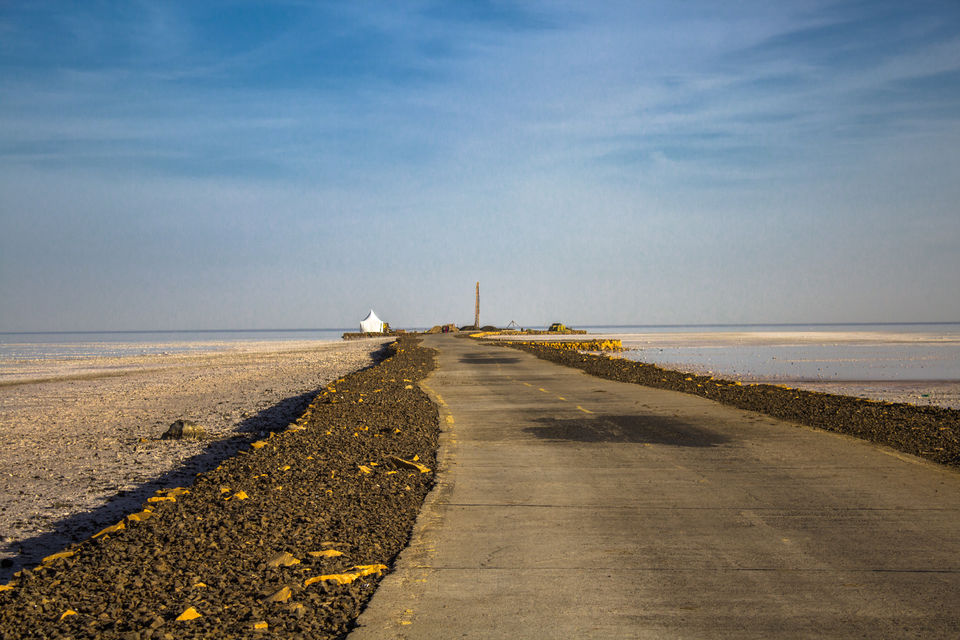 Photo of Rann Of Kutch - Where Blue Sky meets White Desert by Santosh Suresh Jain