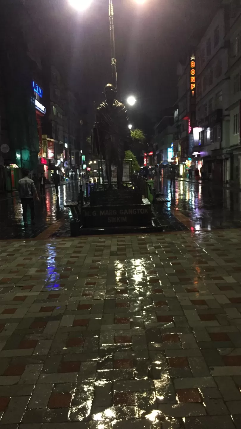 Photo of MG Marg Gangtok, Mahatma Gandhi Marg, Vishal Gaon, Gangtok, Sikkim, India by Yuvan Kumar