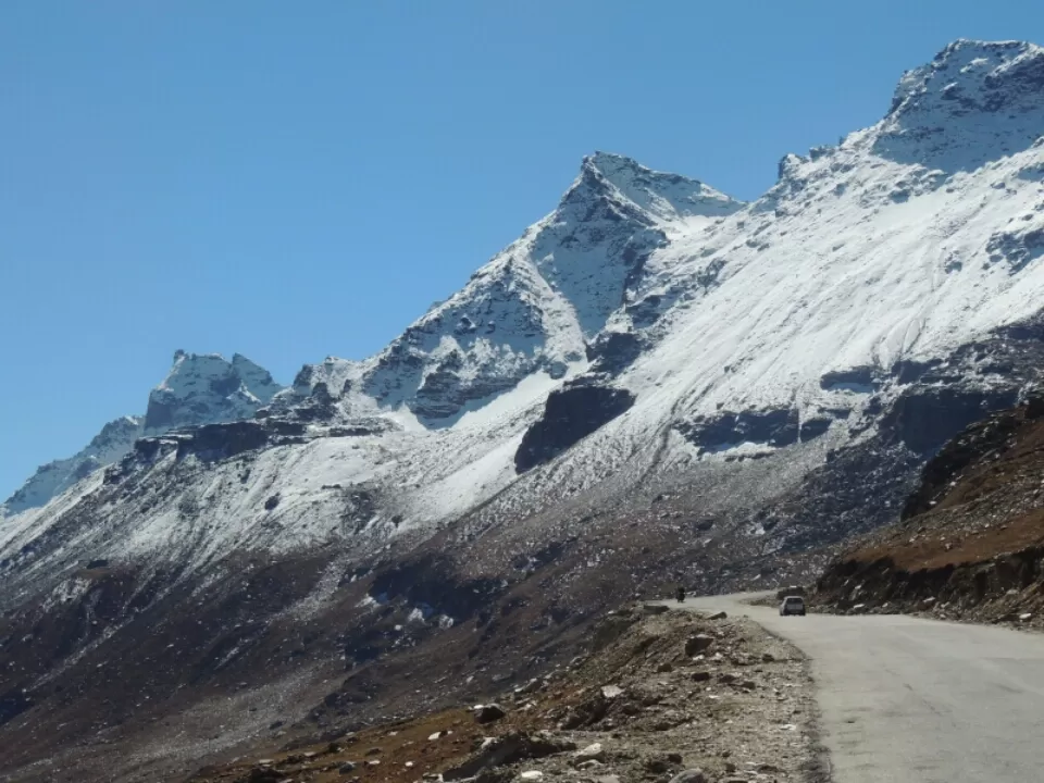 Photo of Baralacha La Pass, Lahaul And Spiti, Himachal Pradesh, India by Deepika Jaswal