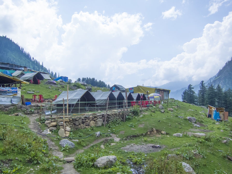 Photo of A solo guide to Kheerganga Trek by Tennyson Ck
