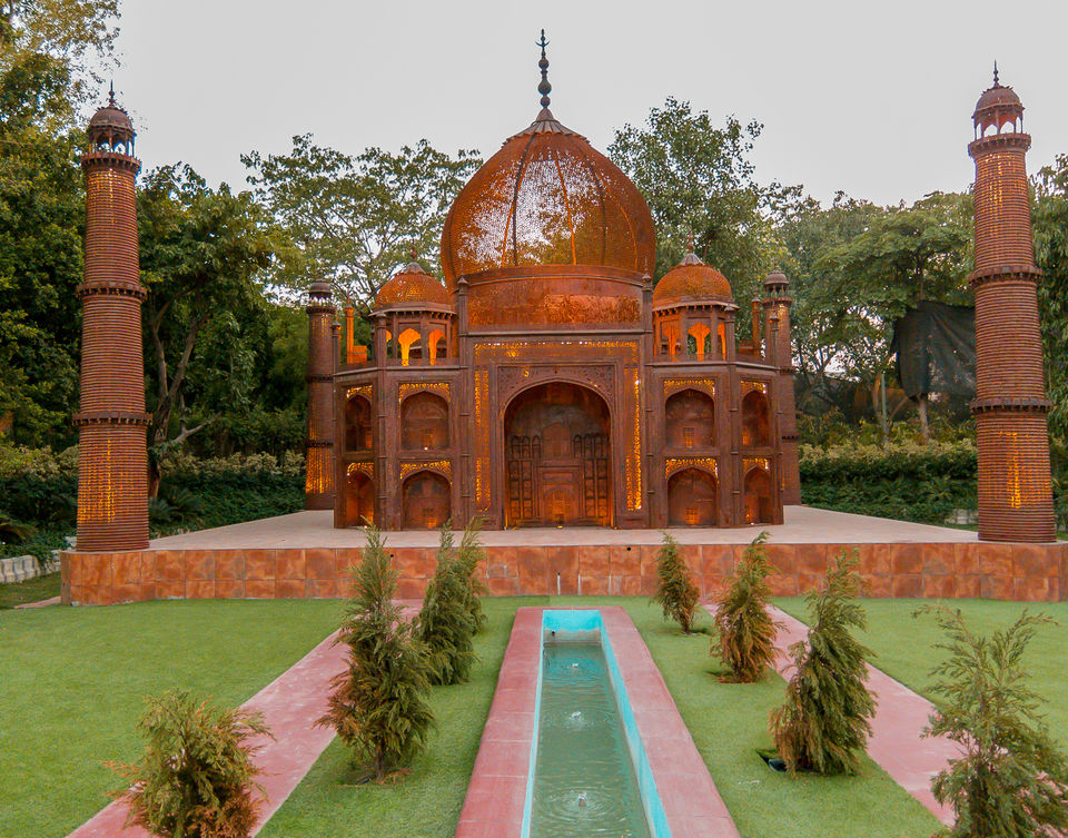 Photo of waste of wonder Park in DELHI inspired from the bollywood film Badrinath ki dulhania. 5/13 by Tenny