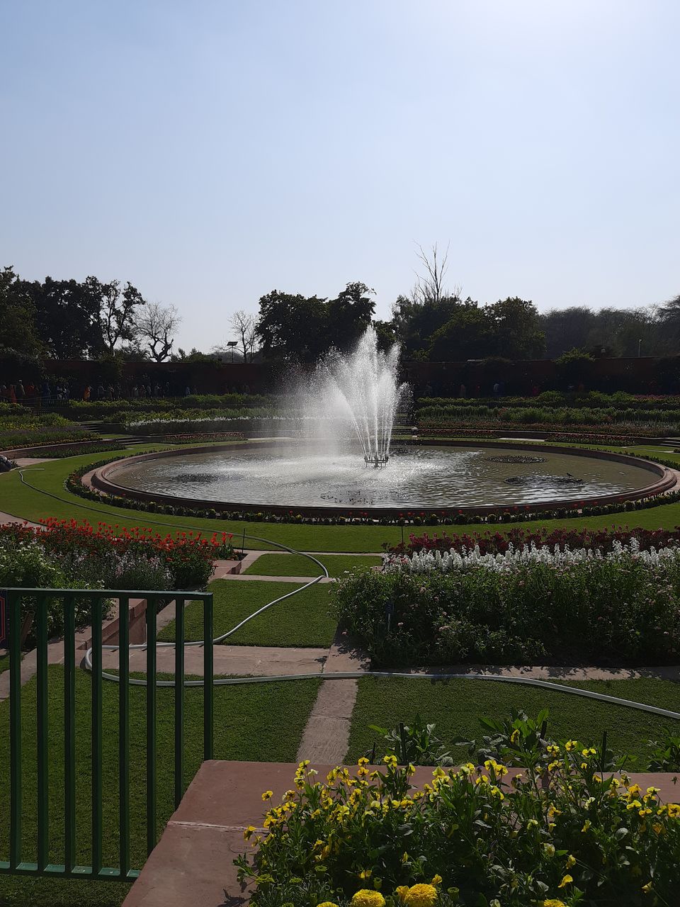 Photo of Mughal Gardens, Rashtrapati Bhawan, President's Estate, New Delhi, Delhi, India by Tenny