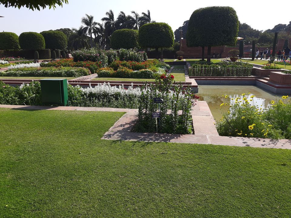 Photo of Mughal Gardens, Rashtrapati Bhawan, President's Estate, New Delhi, Delhi, India by Tenny