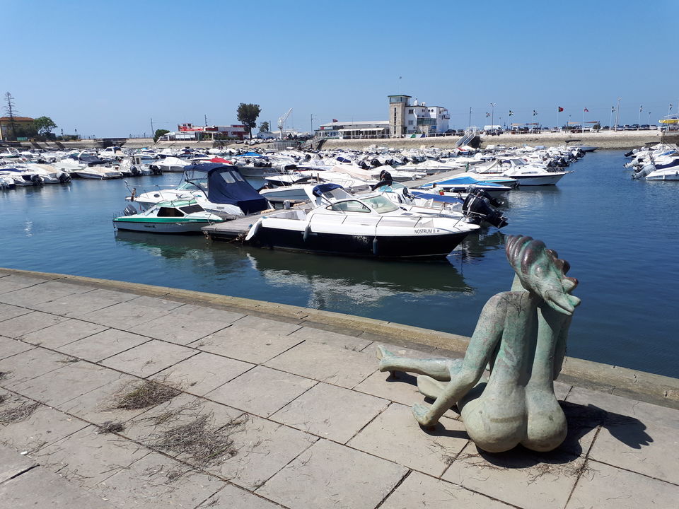 Photo of A budget week in Portugal ! by Nishad Kulkarni