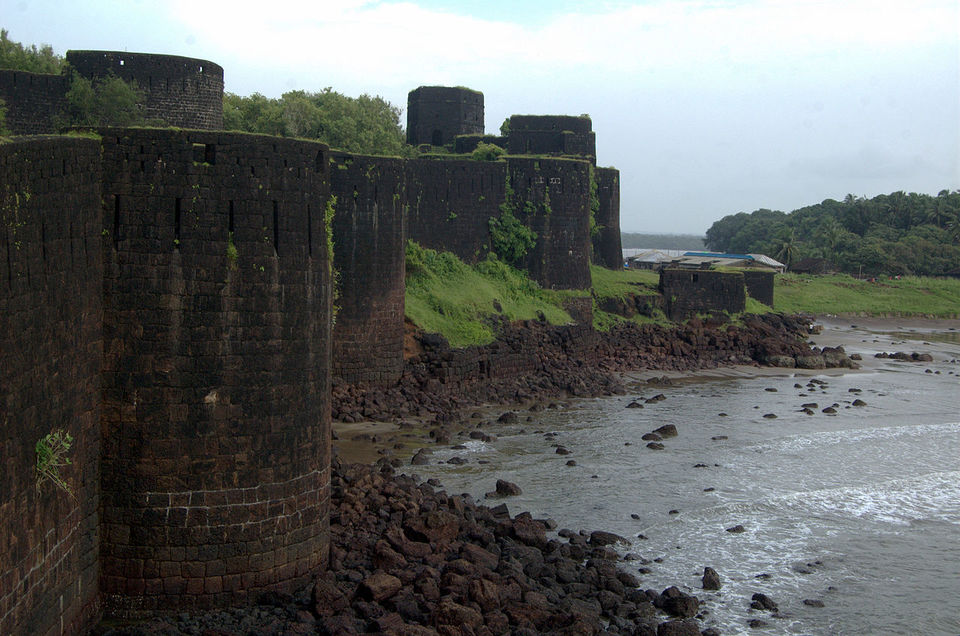 Photo of Vijaydurg, Maharashtra, India by Nishad Kulkarni