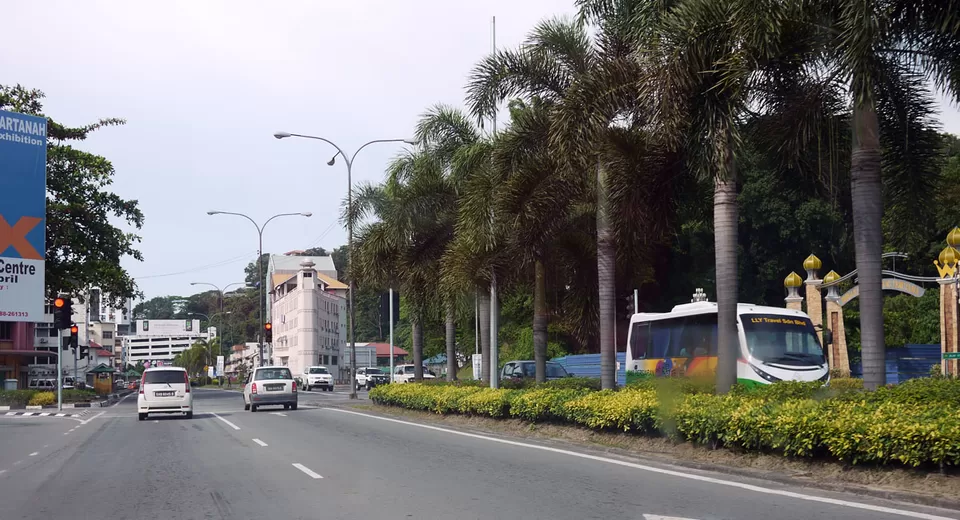 Photo of Kota Kinabalu Roadside by Aditi Shukla