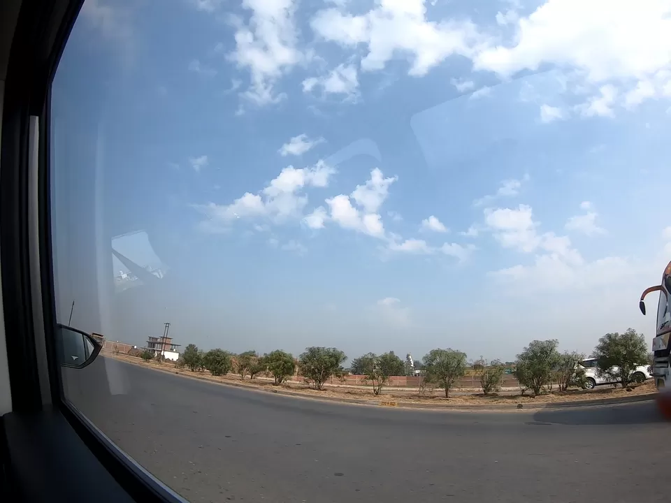 Photo of Agra - Lucknow Expressway, Kati Kui, Uttar Pradesh, India by Shubeedobee