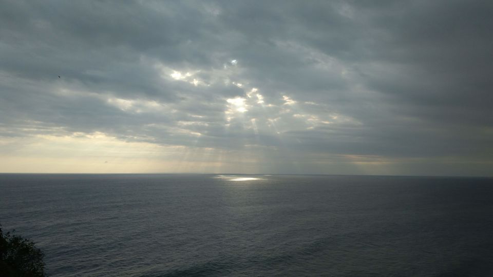 Photo of Uluwatu Temple, Pecatu, Badung Regency, Bali, Indonesia by Akash Jain