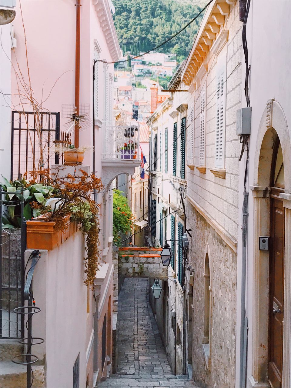 Photo of Dubrovnik Old House, Palmotićeva ulica, Dubrovnik, Croatia by Riya Dosani