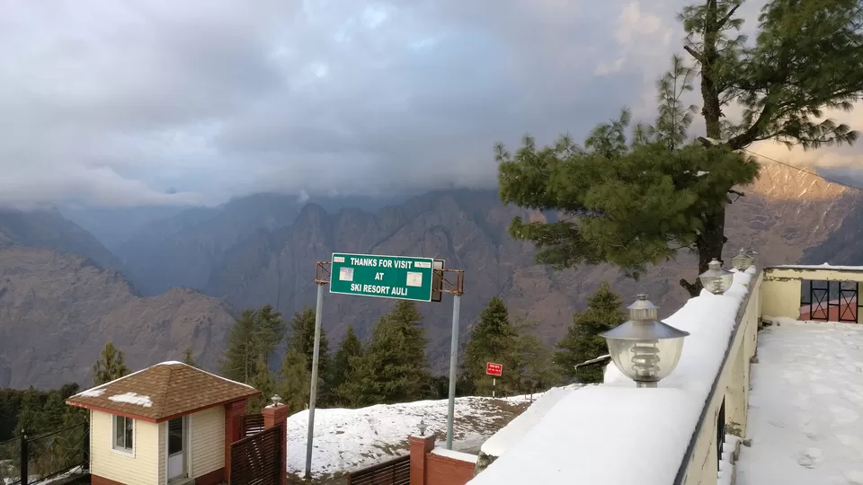 Photo of Auli Laga Salude, Uttarakhand, India by Deepak Kapoor