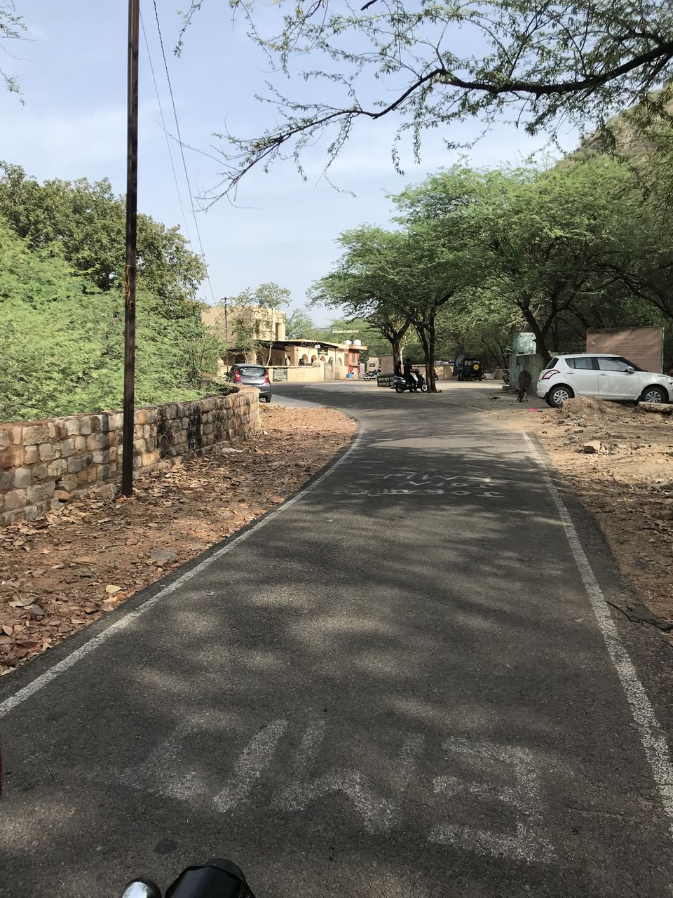 Photo of Bala Quila Road, Rajasthan, India by Deepak Kapoor