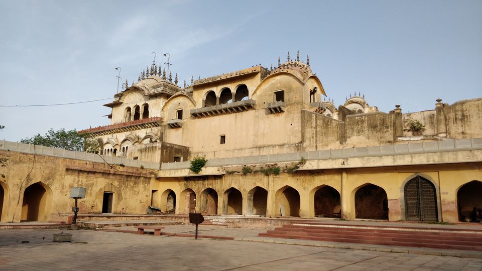 Photo of Bala Quila Road, Rajasthan, India by Deepak Kapoor