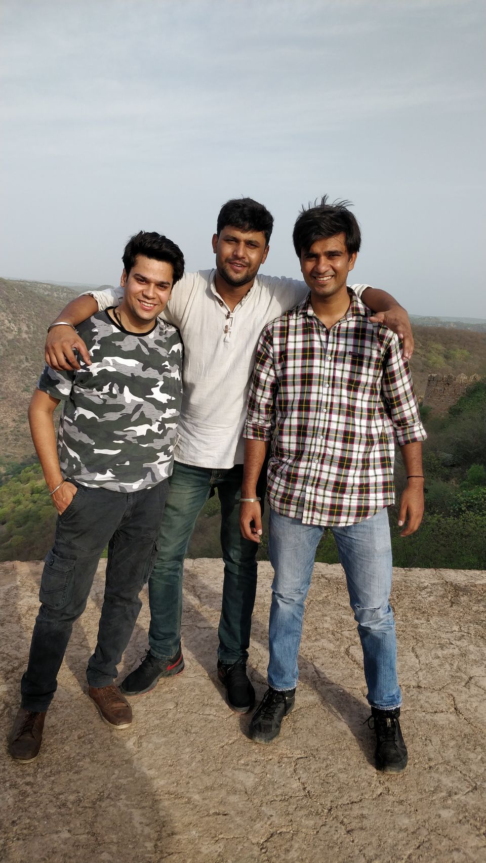 Photo of Bala Quila Road, Rajasthan, India by Deepak Kapoor