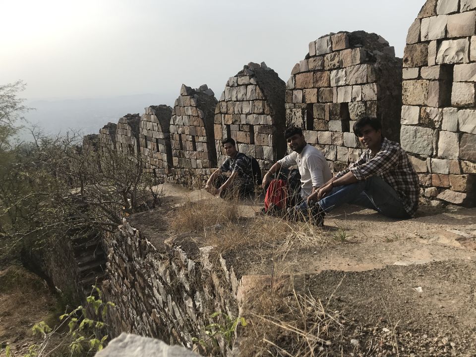 Photo of Bala Quila Road, Rajasthan, India by Deepak Kapoor