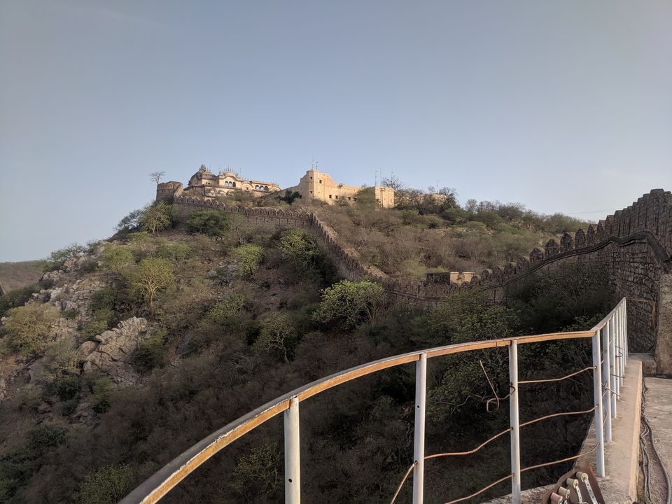 Photo of Bala Quila Road, Rajasthan, India by Deepak Kapoor