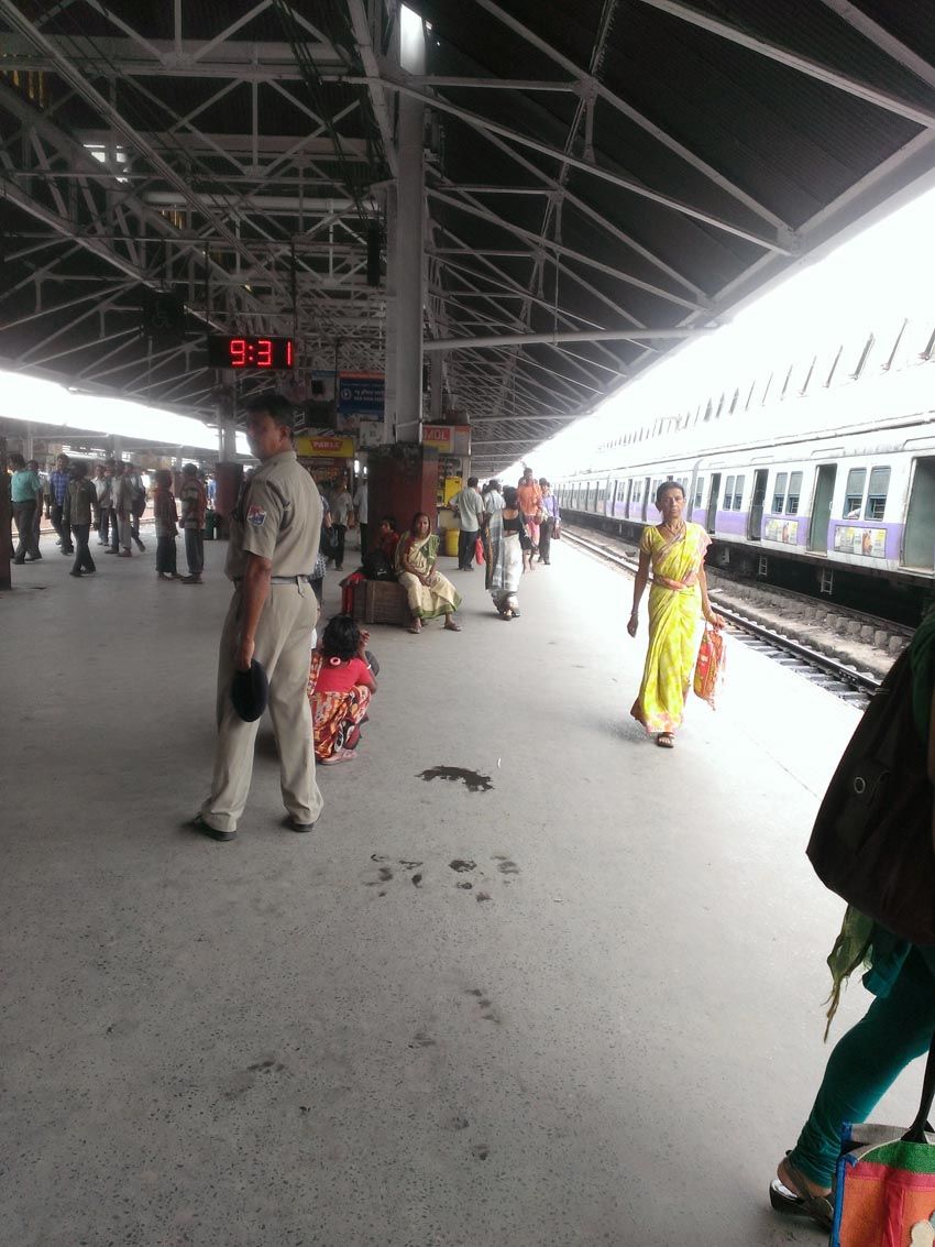 Photo of Howrah Railway Station, Howrah, West Bengal, India by Soma Majumdar