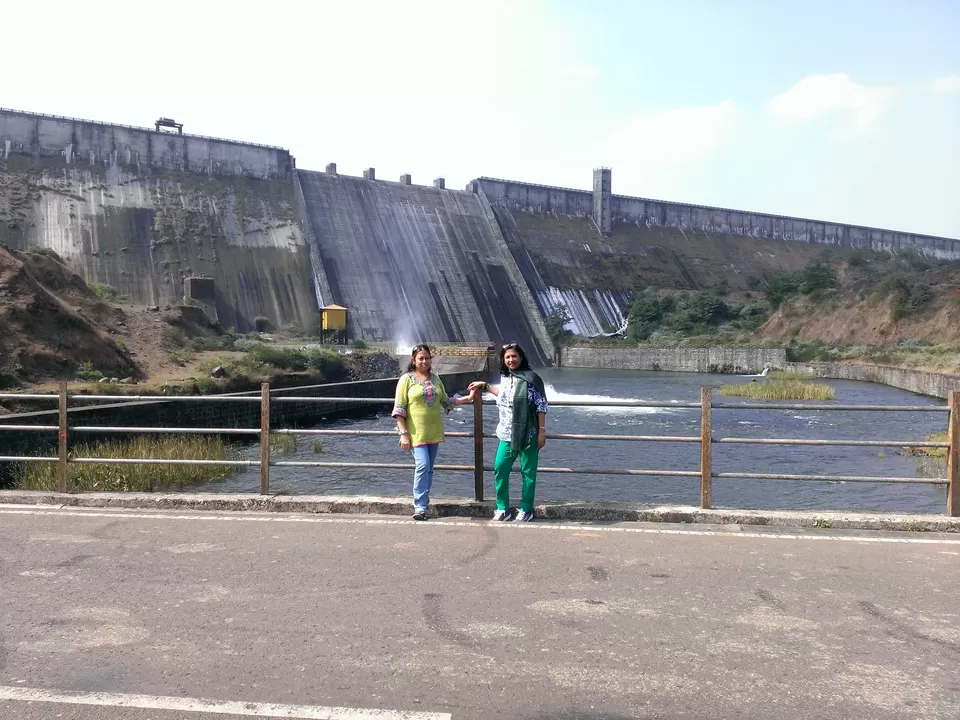 Photo of Temghar Dam, Pune, Maharashtra, India by Soma Majumdar