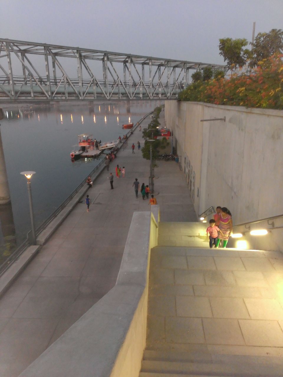 Photo of Sabarmati Riverfront Walkway West, Narayan Nagar Society, Kocharab, Ahmedabad, Gujarat, India by Soma Majumdar
