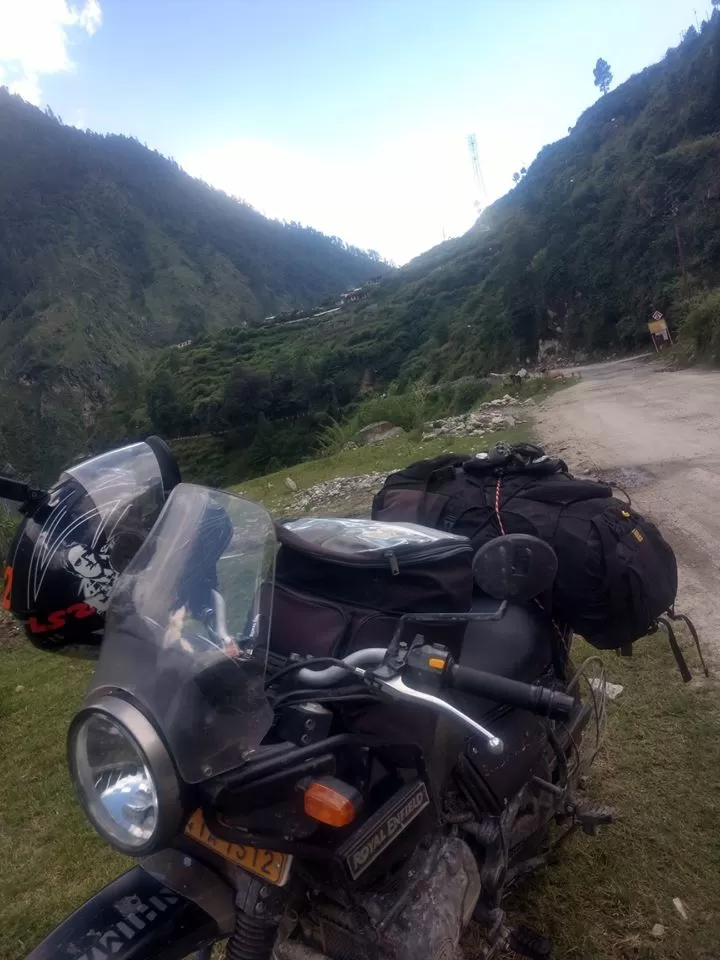 Photo of Uttarkashi - Gangotri Road, Taknaur Renge, Uttarakhand, India by Naren Lamba