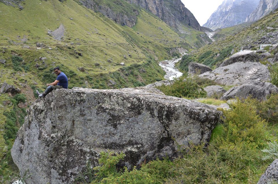 Photo of Mana Pass Road, Uttarakhand, India by Naren Lamba