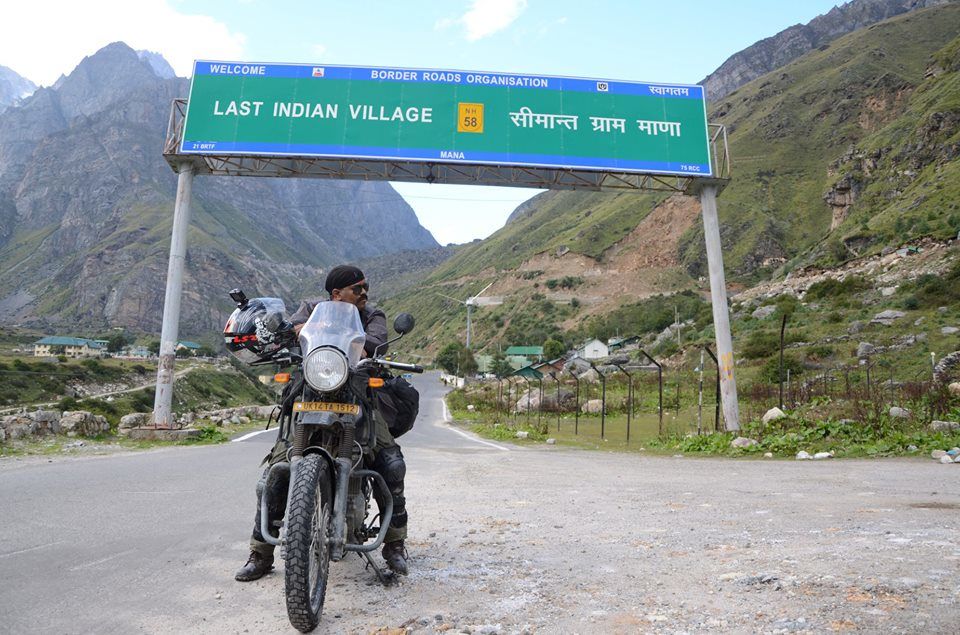 Photo of Mana Pass Road, Uttarakhand, India by Naren Lamba