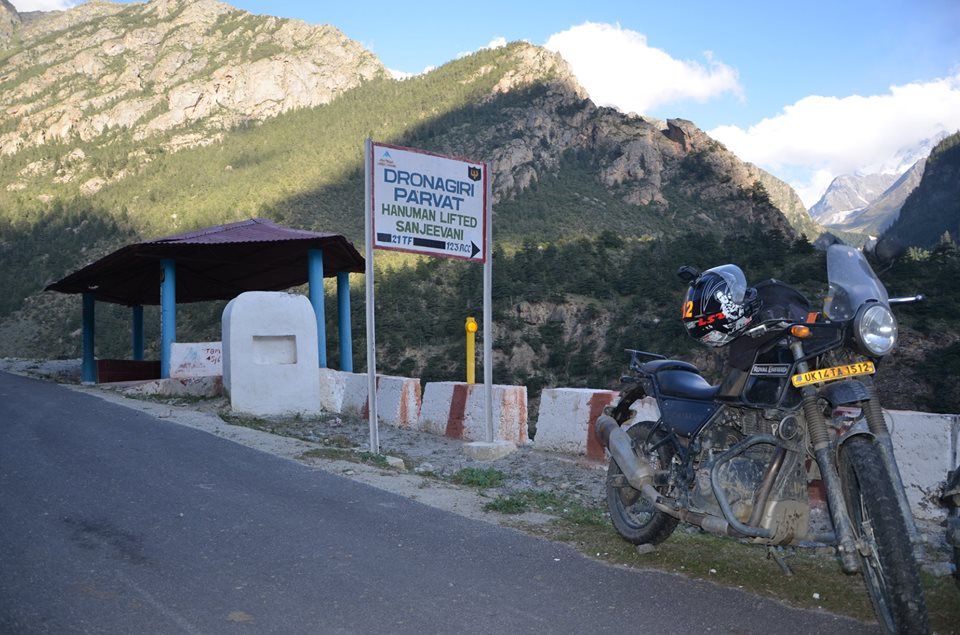 Photo of Niti Road, Gamshali, Uttarakhand, India by Naren Lamba