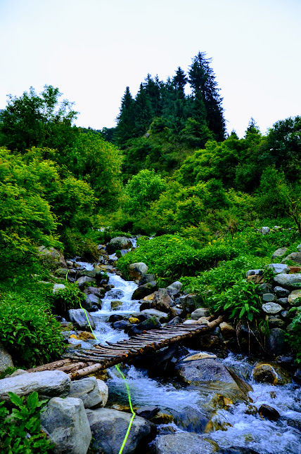 Photo of Waichin valley camps, Malana, Himachal Pradesh, India by Naren Lamba