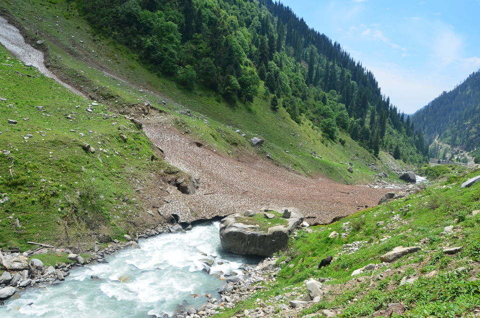 Photo of Waichin valley camps, Malana, Himachal Pradesh, India by Naren Lamba