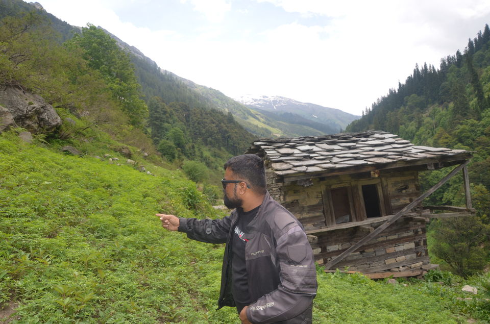 Photo of Waichin valley camps, Malana, Himachal Pradesh, India by Naren Lamba