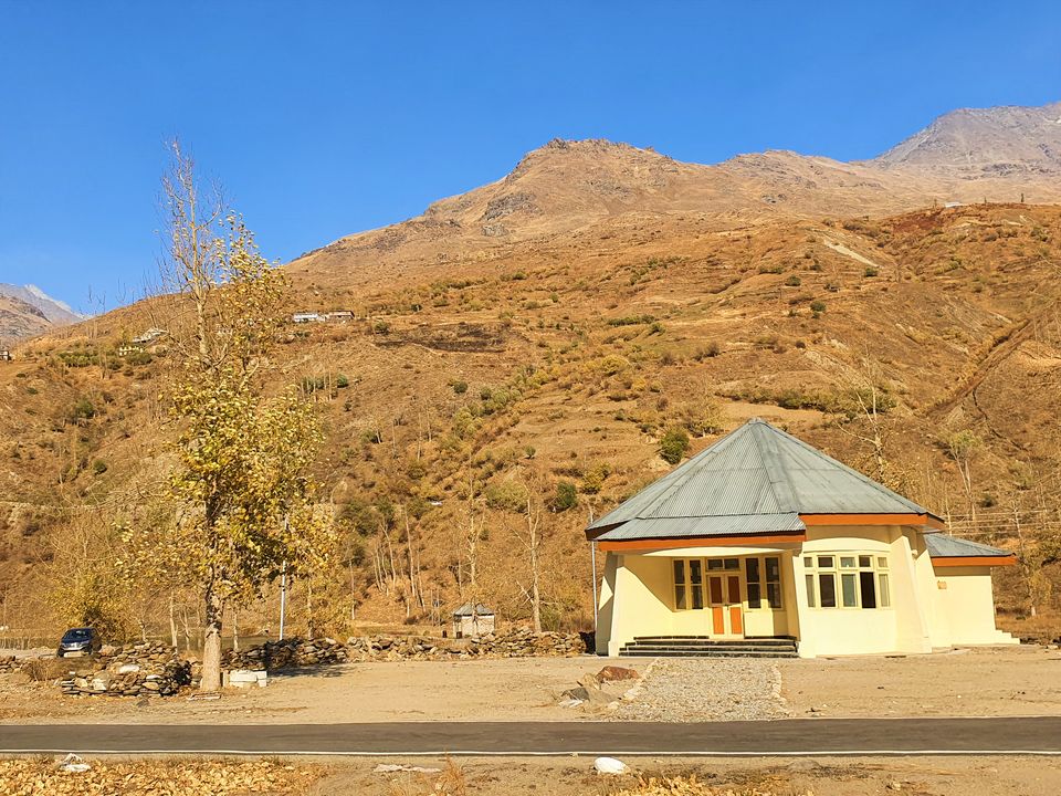 Photo of Feel The Magic of Autumn in Sissu, Spiti's Best kept Secret 2/3 by Divyangna (Nomadic_Missy)