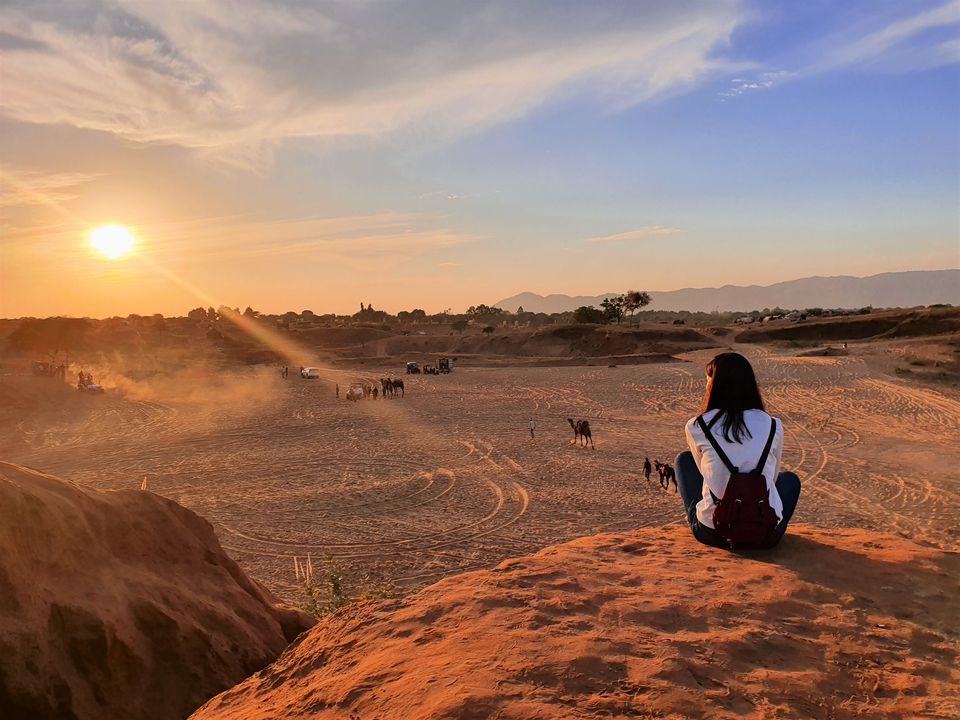 Photo of I Gave Myself an Evening in the Desert, and Saw the Most Beautiful Sunset #NewYearsEve by Divyangna (Nomadic_Missy)