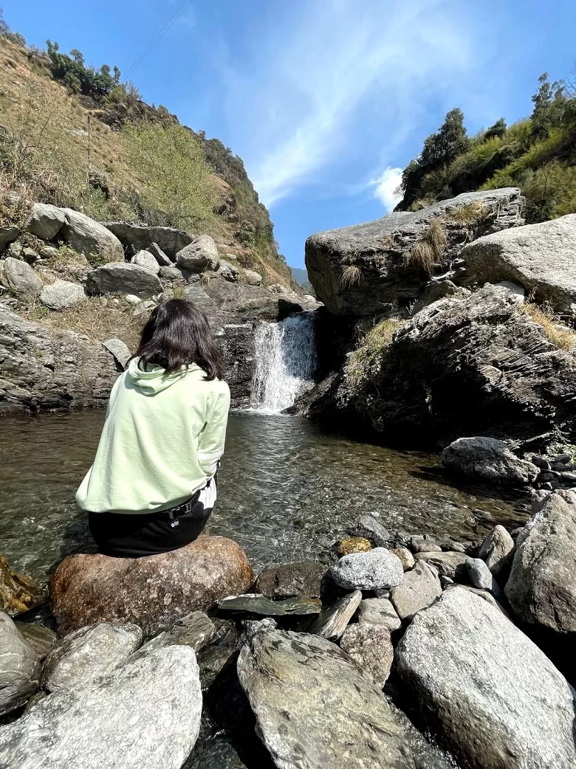 Photo of Bangoru Waterfall, Baijnath, Himachal Pradesh, India by Divyangna (Nomadic_Missy)