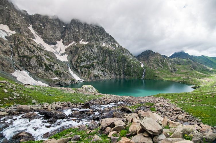 Photo of 10 Mythical High-Altitude Lakes in the Indian Himalayan Region That Remain Frozen Most of the Time 7/10 by Divyangna (Nomadic_Missy)