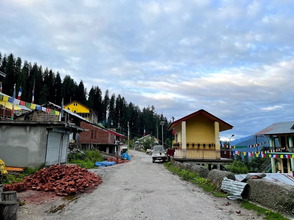 Photo of This off-Beat Village in Himachal Is Just 14 Families Big and Is Surely a Hidden Paradise! by Divyangna (Nomadic_Missy)
