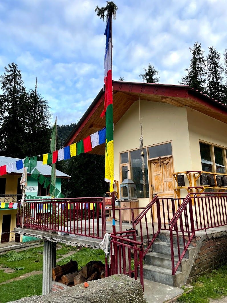 Photo of This off-Beat Village in Himachal Is Just 14 Families Big and Is Surely a Hidden Paradise! by Divyangna (Nomadic_Missy)