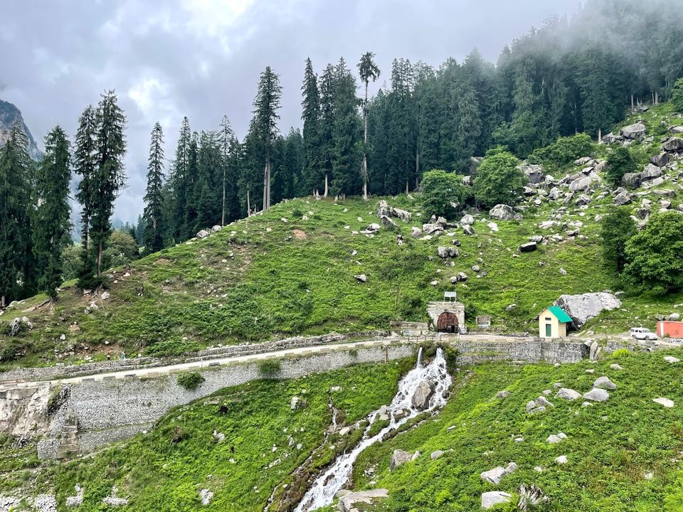 Photo of This off-Beat Village in Himachal Is Just 14 Families Big and Is Surely a Hidden Paradise! by Divyangna (Nomadic_Missy)