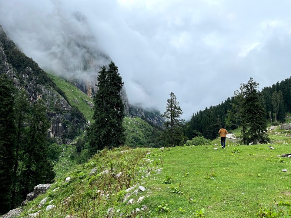 Photo of This off-Beat Village in Himachal Is Just 14 Families Big and Is Surely a Hidden Paradise! by Divyangna (Nomadic_Missy)