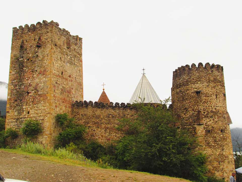 Photo of Stepantsminda, Mtskheta-Mtianeti, Georgia by roamonurown
