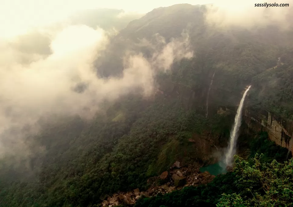Photo of NohKaLikai Falls, Cherrapunjee, Meghalaya, India by Sassily Solo