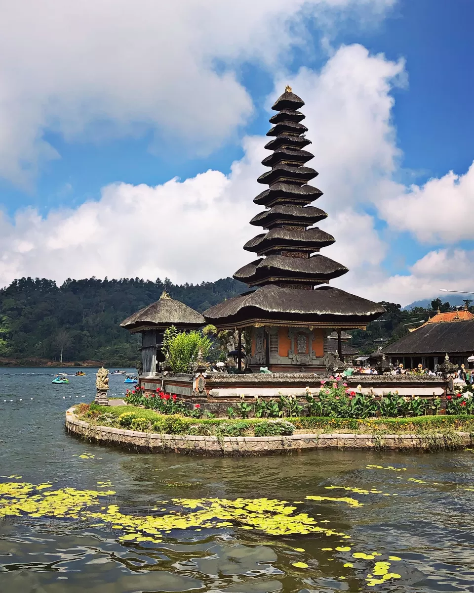 Photo of Ulun Danu Beratan Temple, Danau Beratan, Candikuning, Tabanan Regency, Bali, Indonesia by Riya R Jain