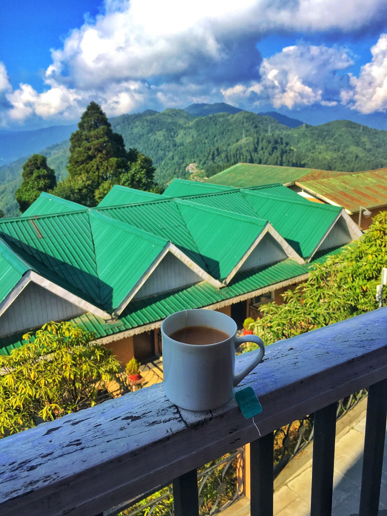 Photo of Darjeeling : Where snow-capped Kanchenjunga meets lush green Tea Gardens 18/19 by Wander with Sakshi